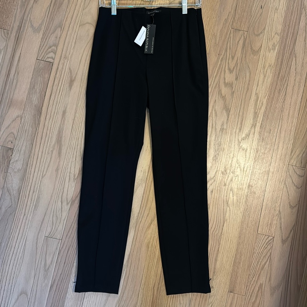 NWT Banana Republic black pants. Size 8